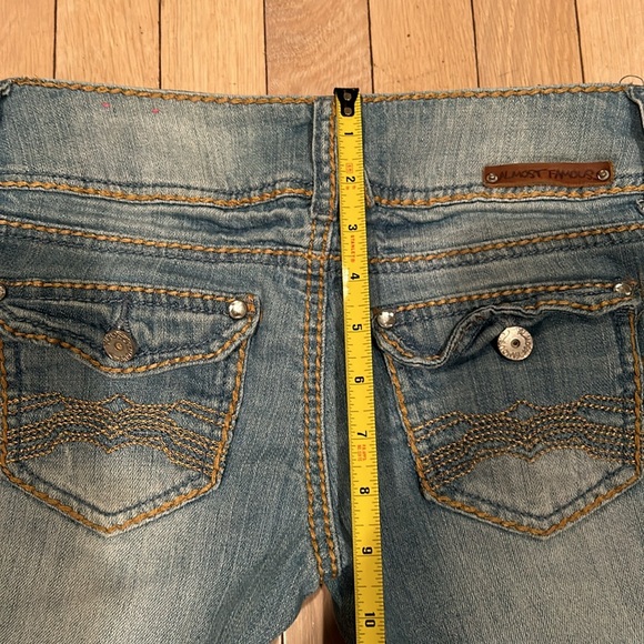 Almost Famous Women’s Denim Low Waisted Can be Short Shorts Size 3 Lightly Used - Picture 8 of 15